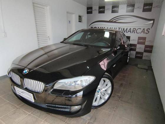BMW 550i 4.4 SEDAN V8 32V GASOLINA 4P AUTOMÁTICO BMW 550i 4.4 SEDAN V8 32V GASOLINA 4P AUTOMÁTICO